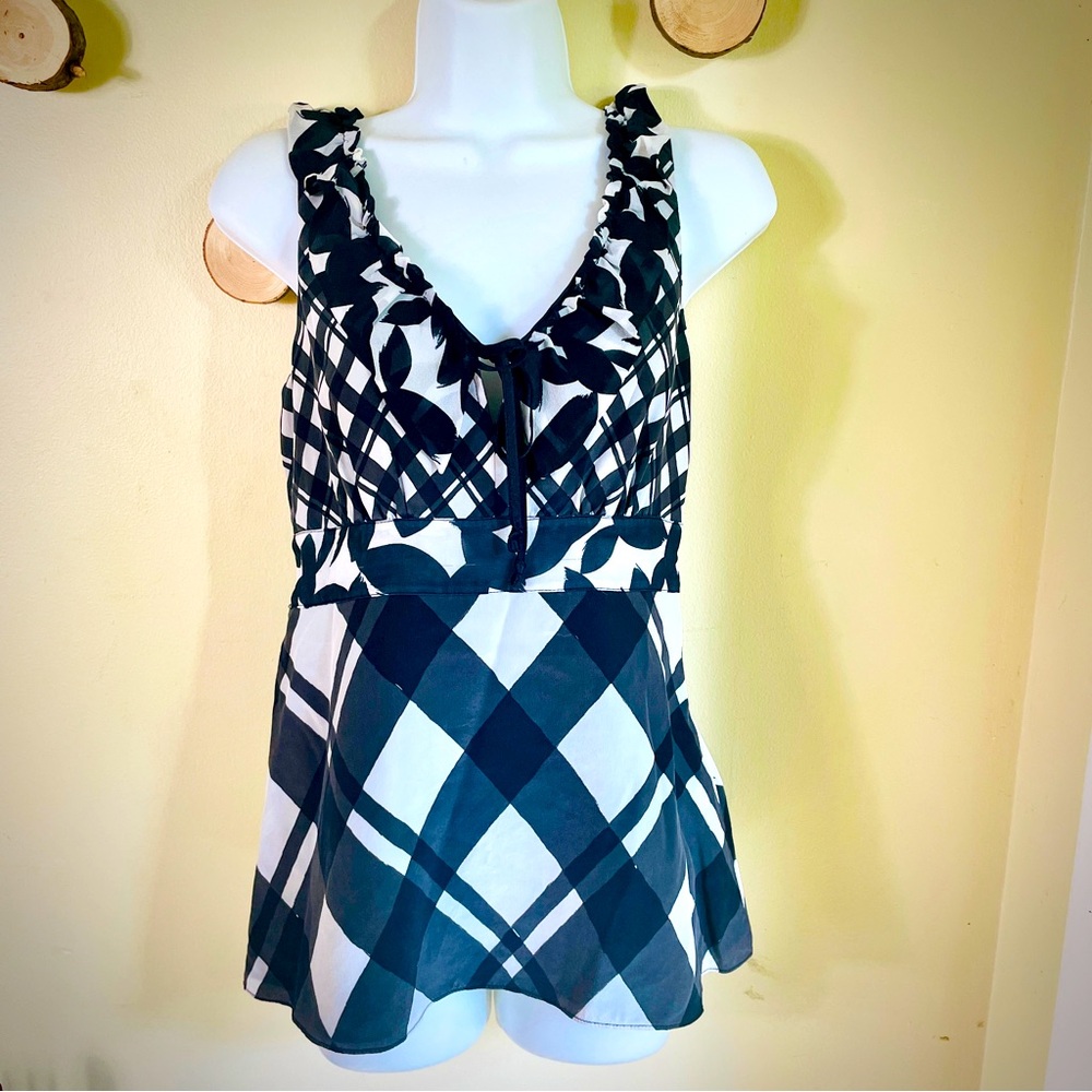 White House Black Market Ladies XS Sleeveless Blouse
